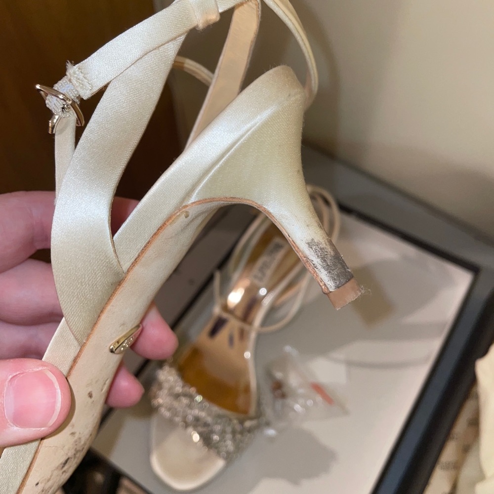 Short heels - Picture 4 of 6